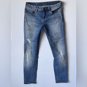 Blank NYC jeans size 26 skinny destroyed detailing light washed